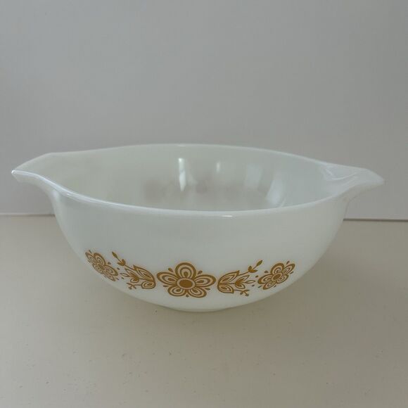 Vintage Pyrex Cinderella Golden Butterfly 2.5 Qt Nesting Mixing Bowl #443 - Picture 2 of 10
